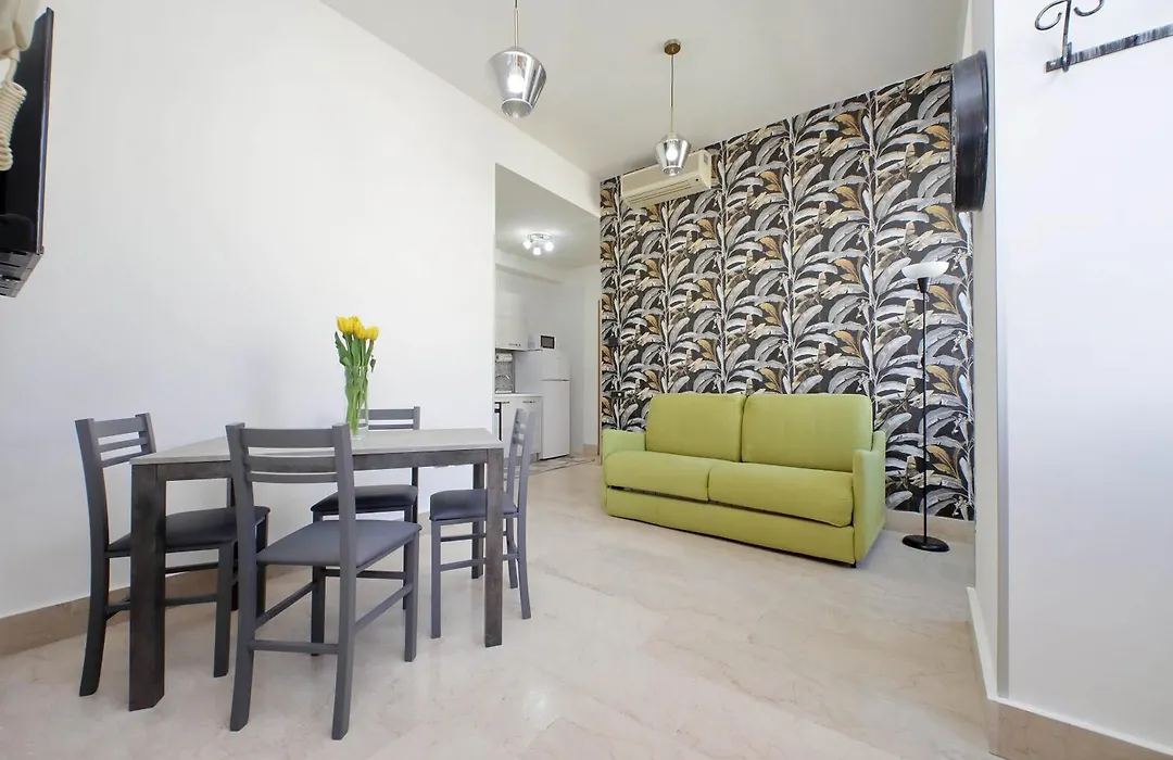 Homely Flat Porta Maggiore-1